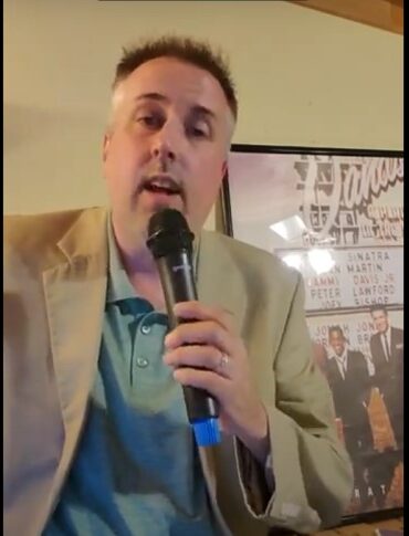 Frank Sinatra Tribute Artist, Rich B. Performs His Sinatra Tribute Show on Facebook Live